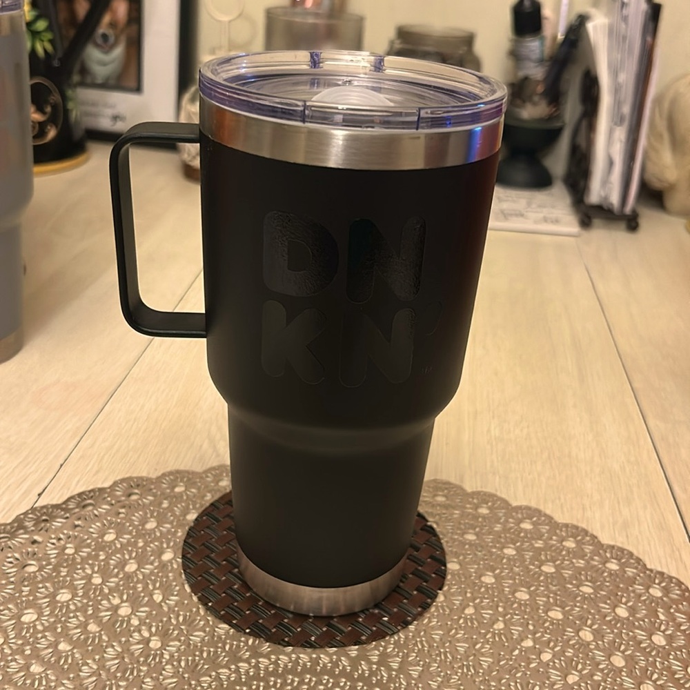 Dunkin’ Donuts 28oz Tumbler With Handle